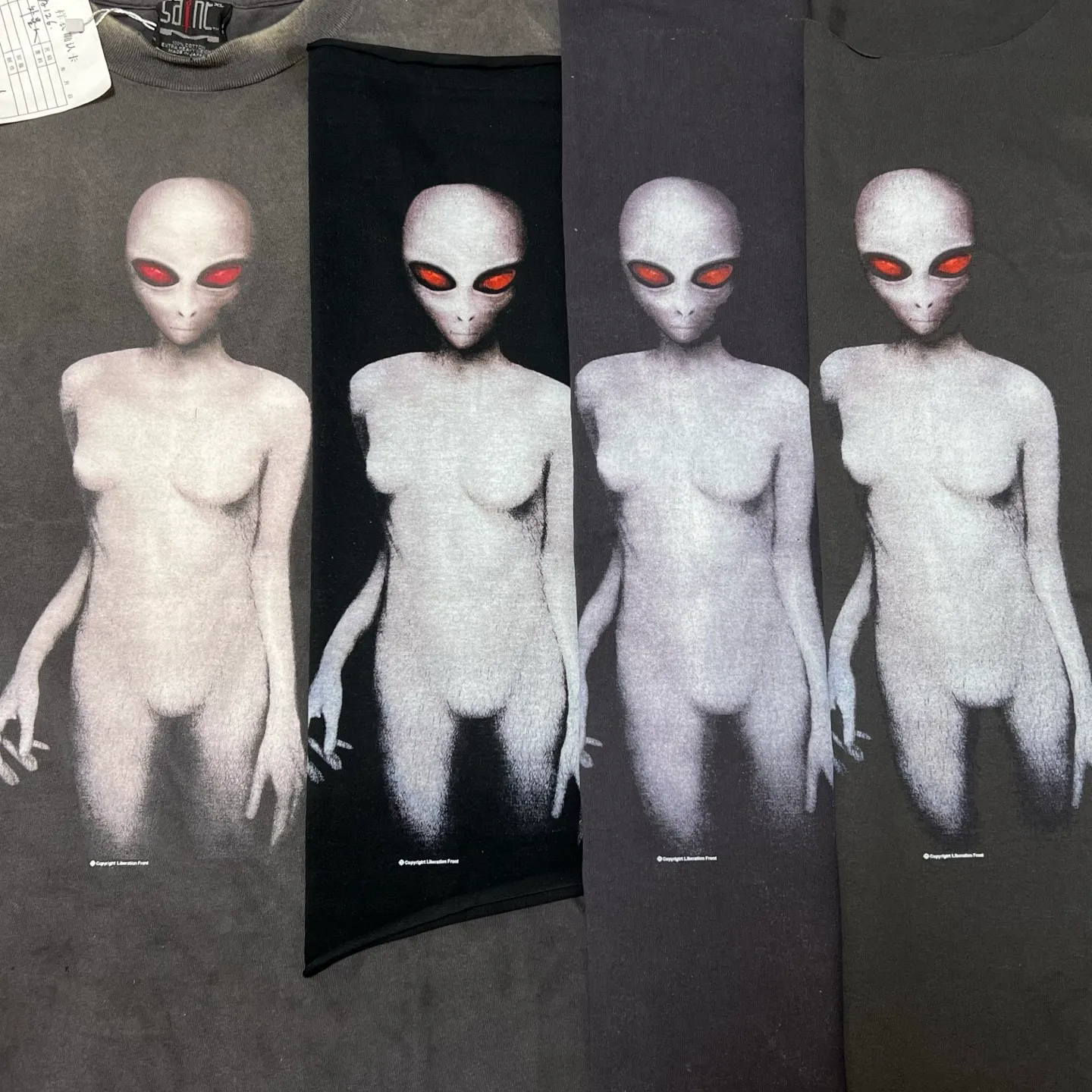 Ultra-difficult printing process, striving to restore the authentic level SAINT Mxxxxxx SS TEE/ALIEN/BLK Dark alien retro distressed short-sleeved, washed black S-XL SAINT Mxxxxxx continues this year's gothic dark style Ultra-difficult alien printing process, absolutely top-notch, professional washing factory jointly owned by Hong Kong businessmen, ultra-high standard restoration ZP Correct collar label/wash water label/cherub label. The difference is based on pictures and goods
